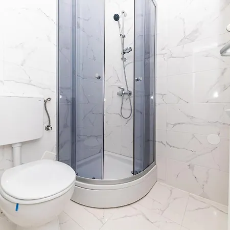 1 Bedroom Awesome In Kastel Kambelovac Kastela