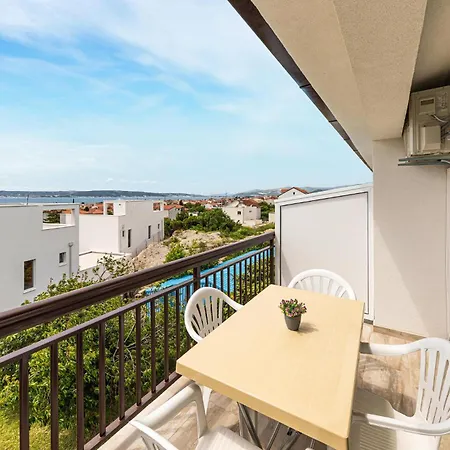 1 Bedroom Awesome In Kastel Kambelovac Apartment *